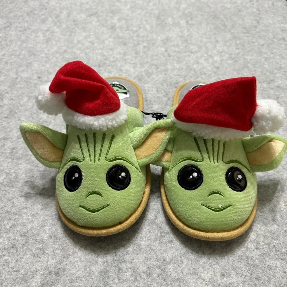 Star Wars The Mandalorian Christmas Hat Baby Yoda Slip On Slippers Size S 5-6